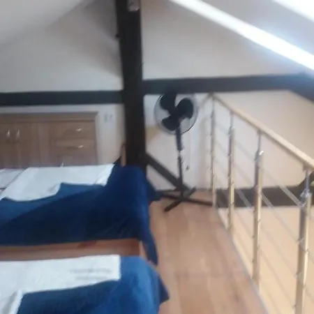 Apartment Fam.singer